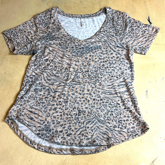 Z Supply Sweaters - Z Supply, leopard light weight sweater, short sleeve, size medium